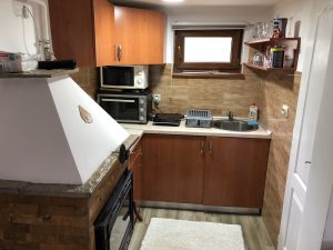 IMG-81a2a7833e4da3995fd805a35e92ea11-V